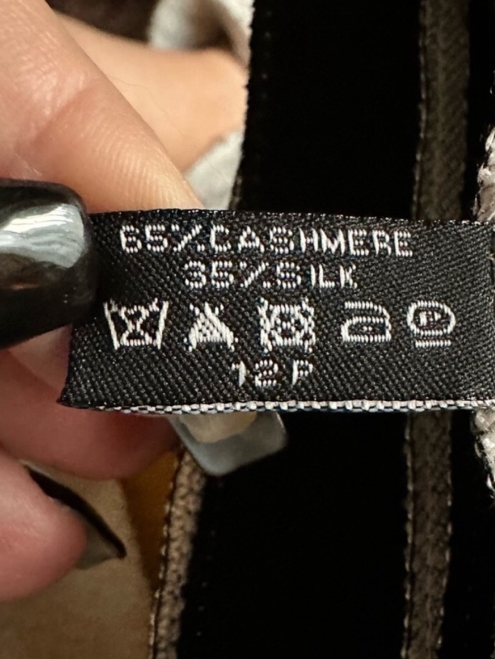 Woven Statement Scarf – Black & Ivory Graphic Design GWP - Picture 4 of 6